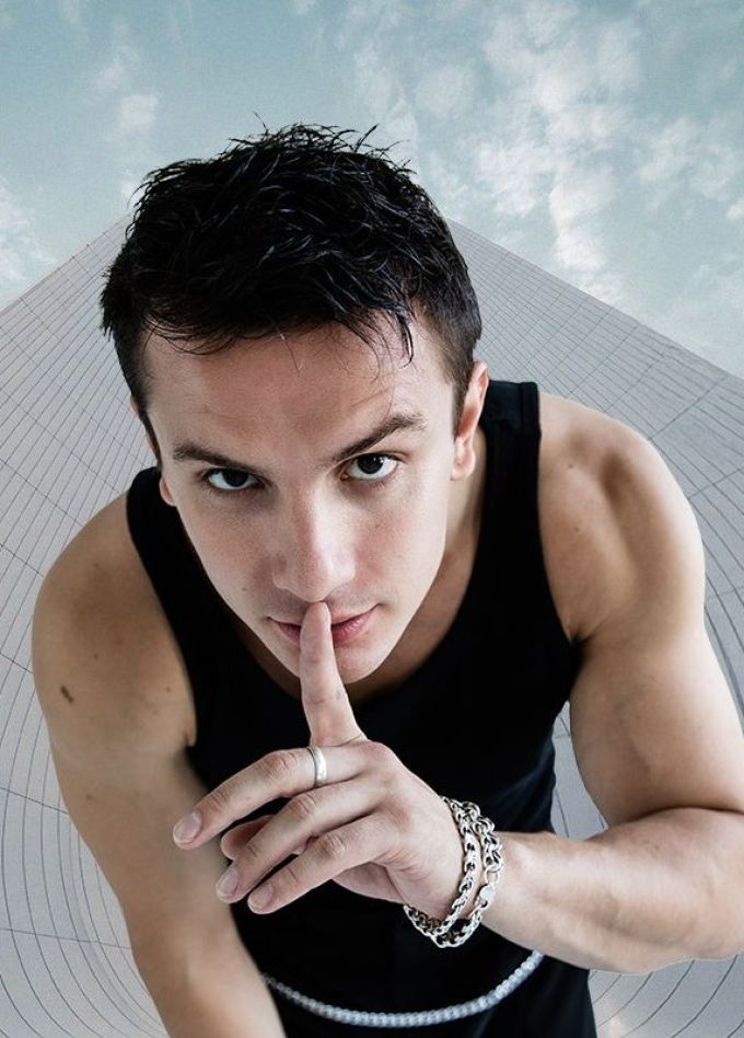 NЮ. Юрий Николаенко