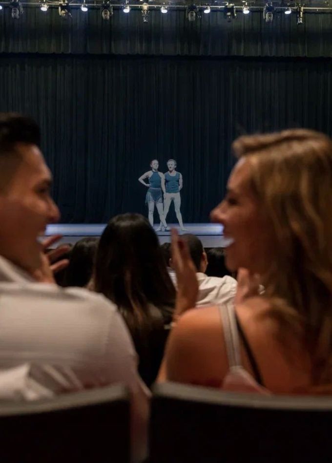 Спектакль «В моменте между...»