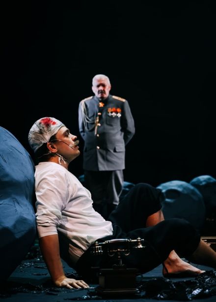 Спектакль «Бег»