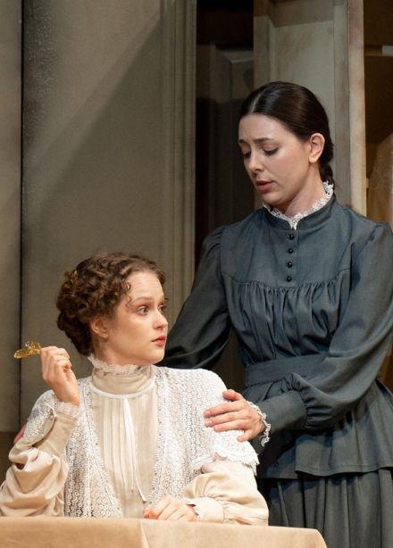 Спектакль «Без вины виноватые»