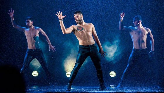 Шоу под дождём IV. Мужчина vs Женщина